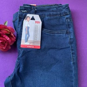 NWT, Levi’s Jeans for girls, junior size 14!
